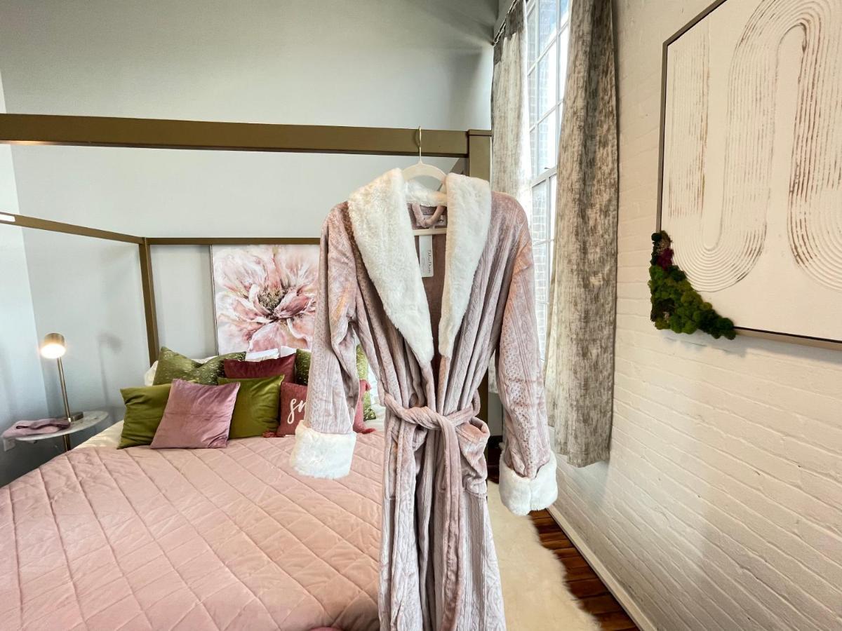 2Br 2Br Le Chateau 505 Lux Penthouse In A Historic Building Utica Eksteriør billede