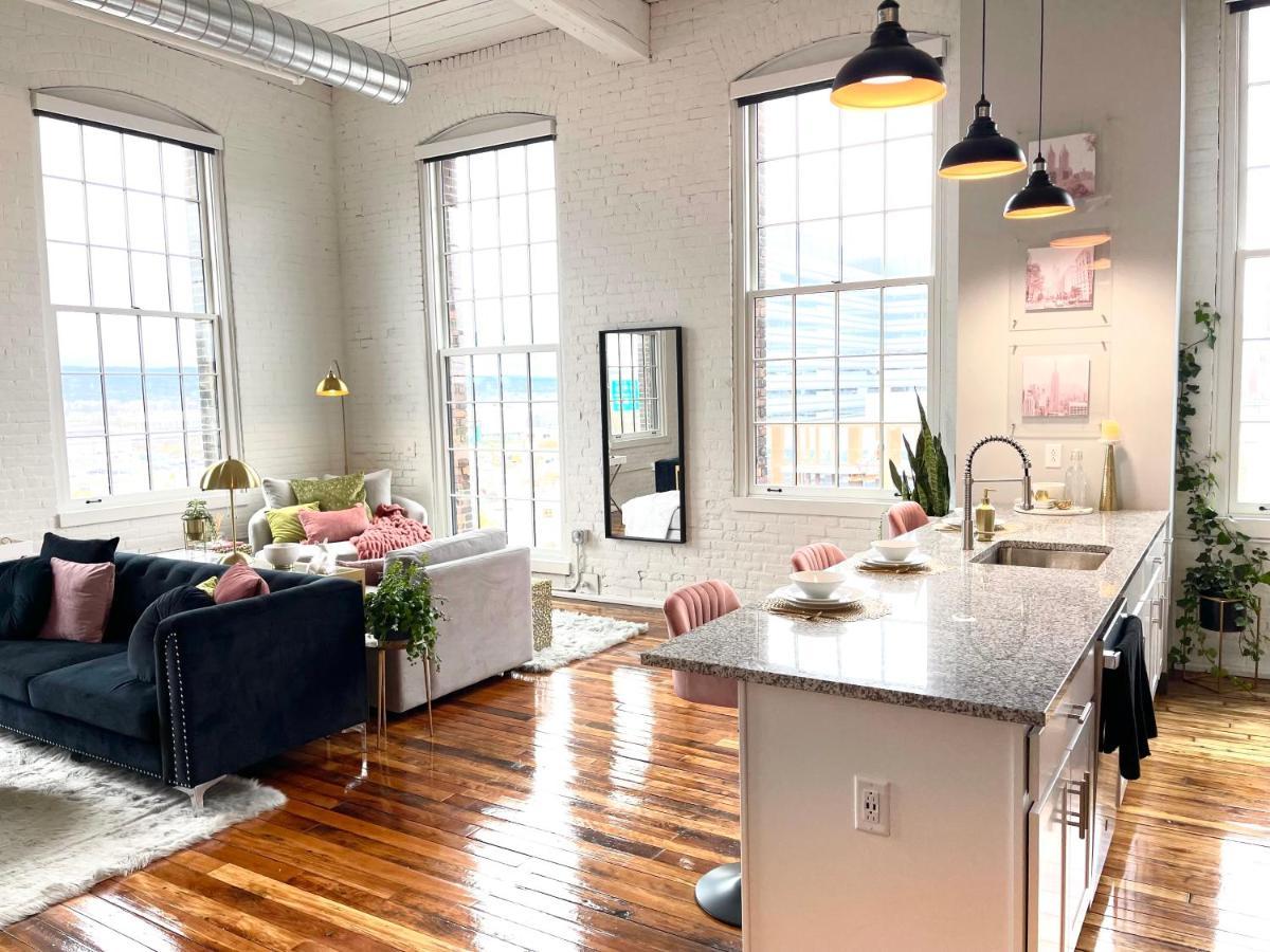 2Br 2Br Le Chateau 505 Lux Penthouse In A Historic Building Utica Eksteriør billede