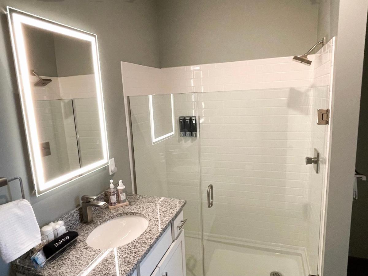 2Br 2Br Le Chateau 505 Lux Penthouse In A Historic Building Utica Eksteriør billede