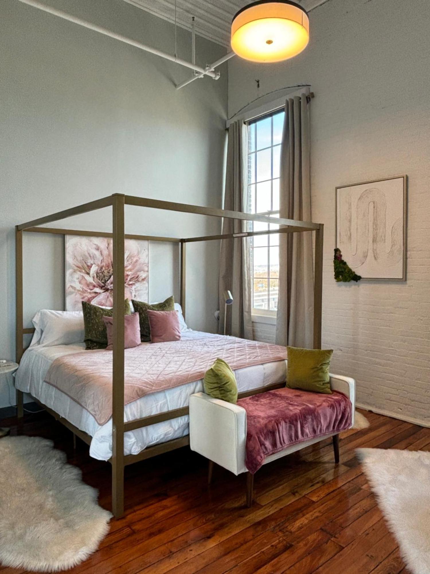 2Br 2Br Le Chateau 505 Lux Penthouse In A Historic Building Utica Eksteriør billede