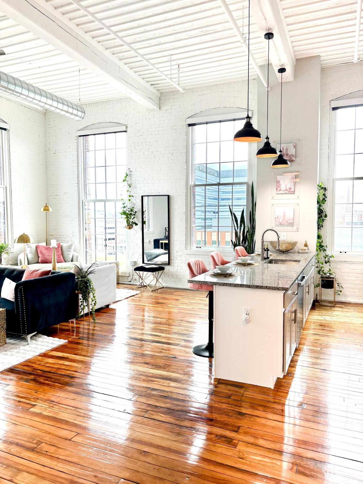 2Br 2Br Le Chateau 505 Lux Penthouse In A Historic Building Utica Eksteriør billede