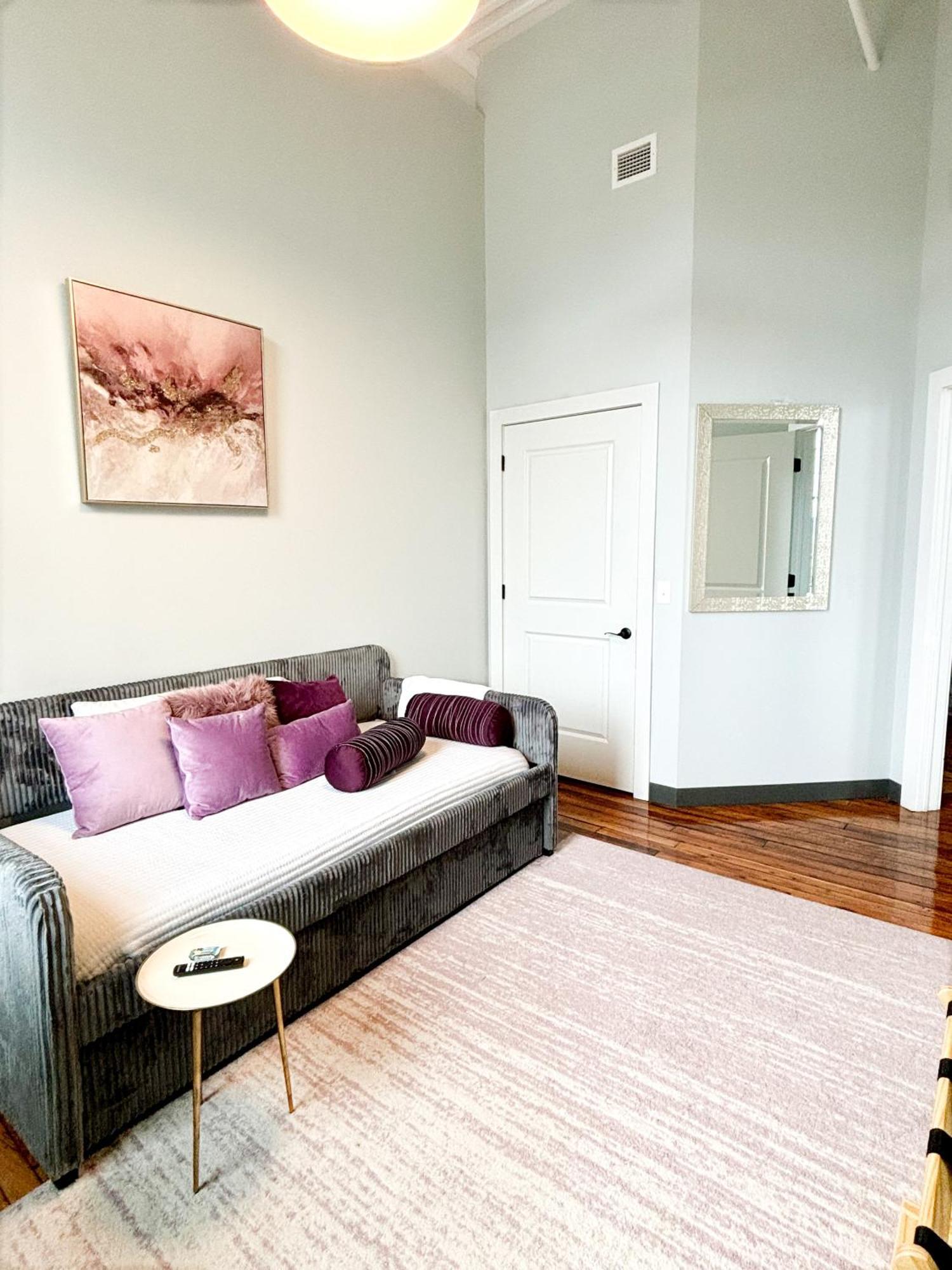 2Br 2Br Le Chateau 505 Lux Penthouse In A Historic Building Utica Eksteriør billede